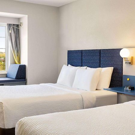 Microtel Inn & Suites By Wyndham New Ulm Екстериор снимка