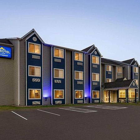 Microtel Inn & Suites By Wyndham New Ulm Екстериор снимка