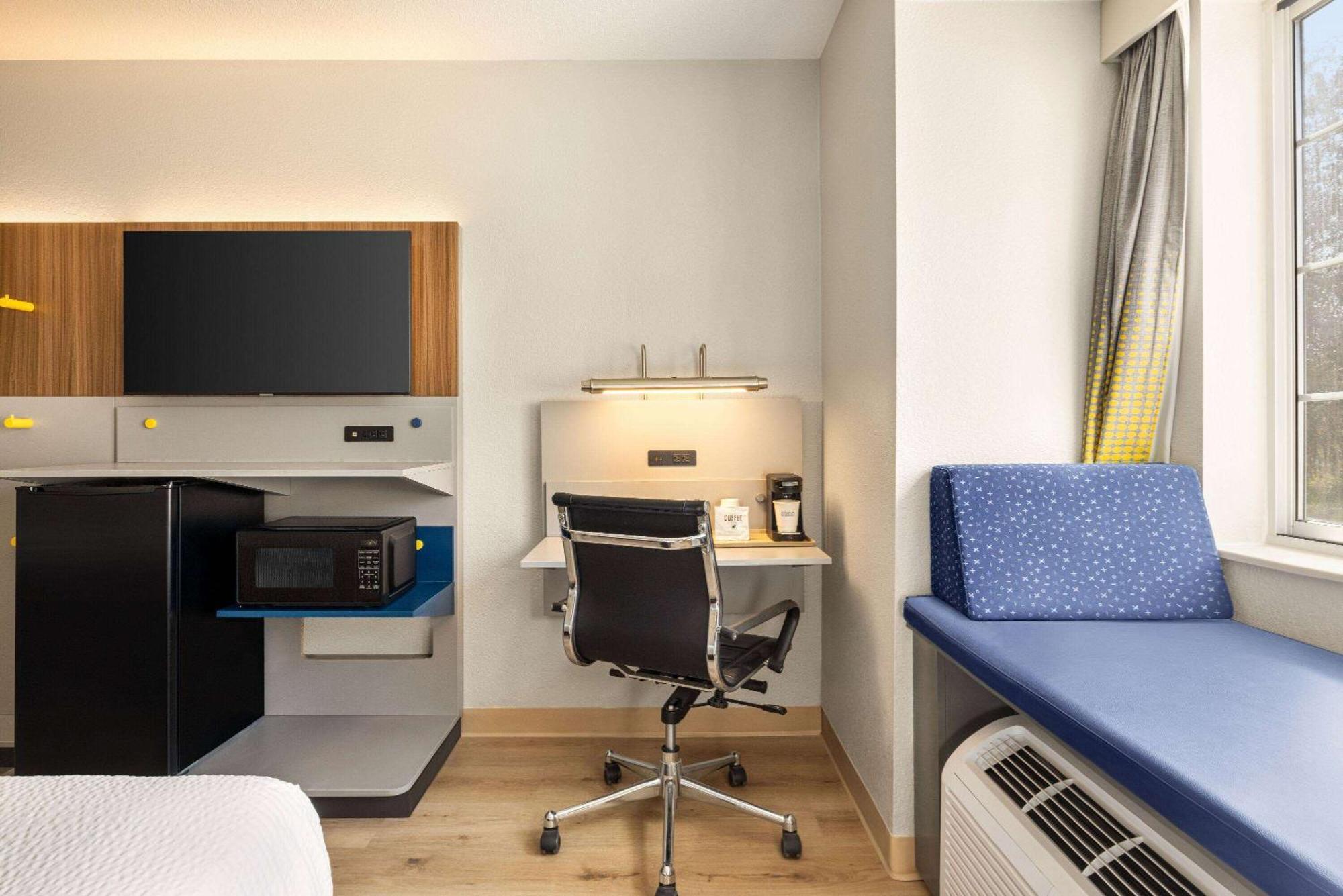 Microtel Inn & Suites By Wyndham New Ulm Екстериор снимка