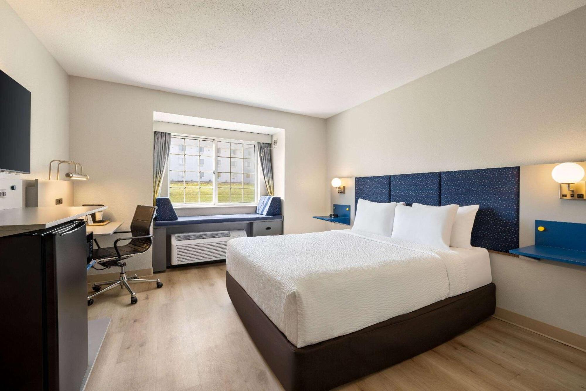 Microtel Inn & Suites By Wyndham New Ulm Екстериор снимка