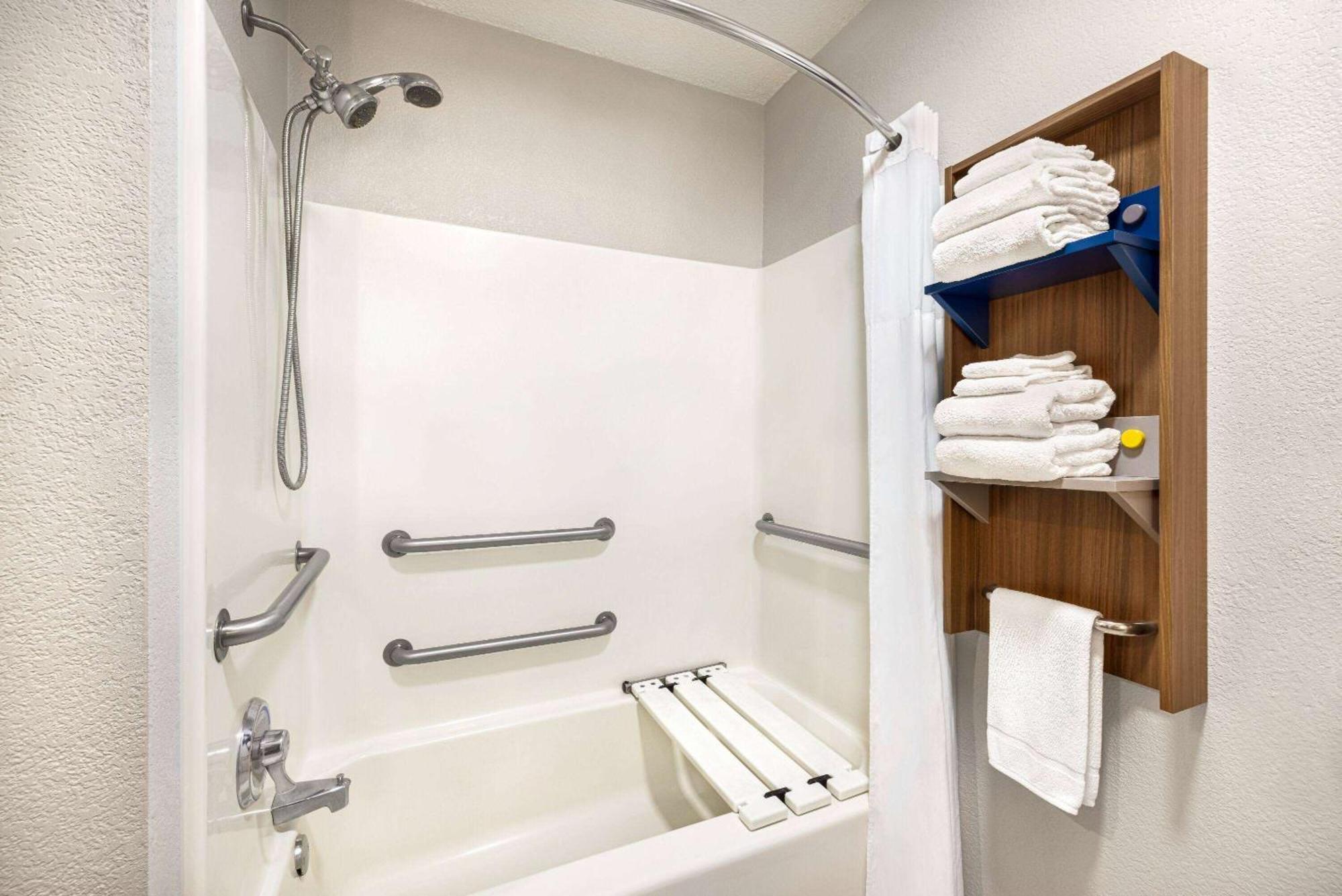Microtel Inn & Suites By Wyndham New Ulm Екстериор снимка